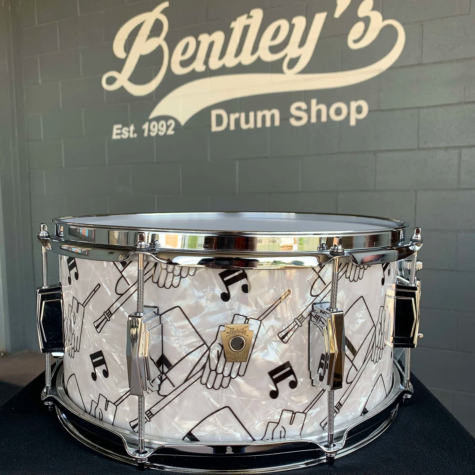 *Bentley's Exclusive* Ludwig Classic Maple 6.5x14 Snare Drum in Top Hat & Cane White Marine Pearl w/ Imperial Lugs
